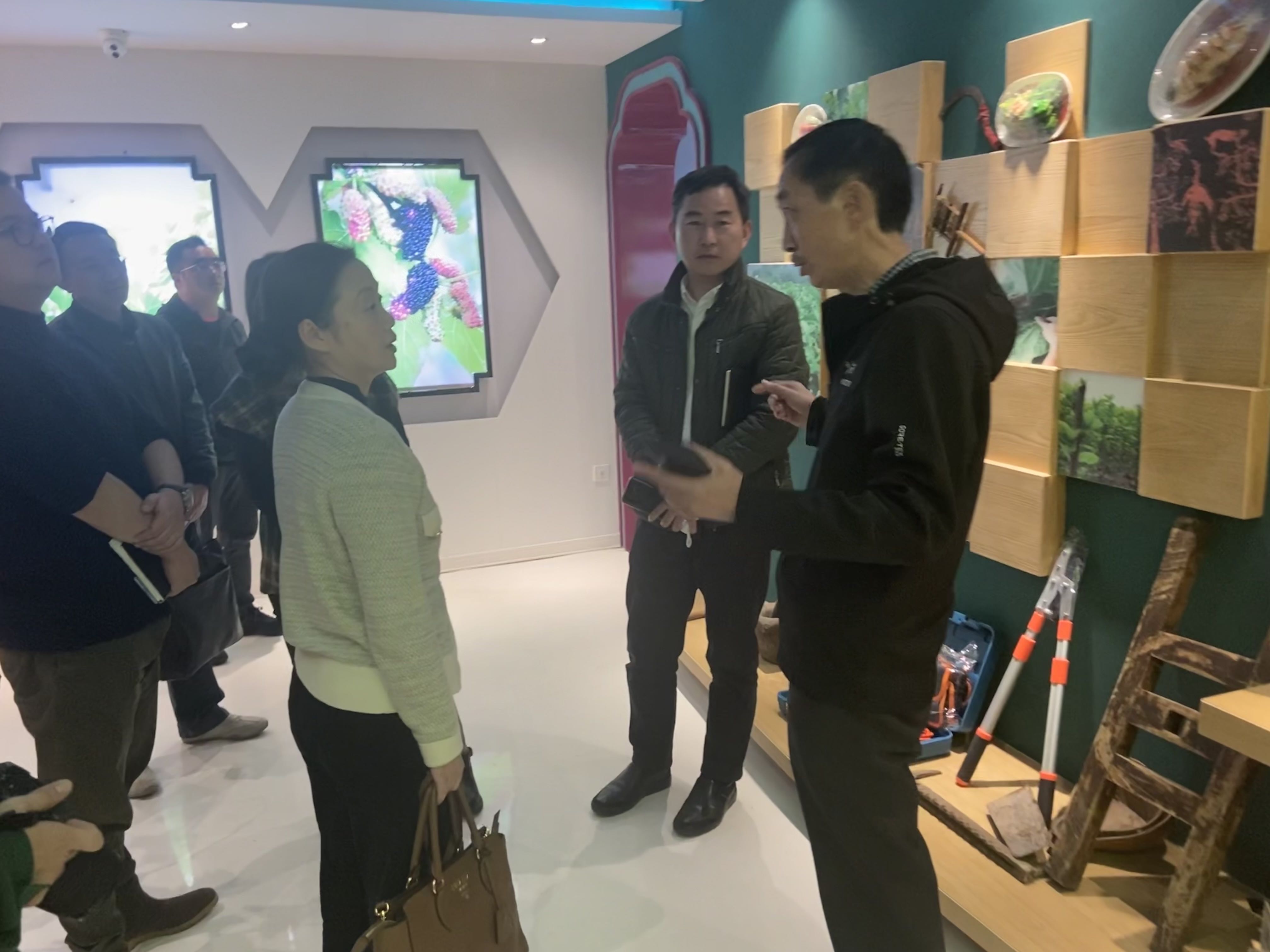 365上市公司集团赴西昌考察调研