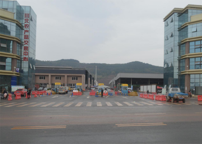 集团董事长易飞一行赴 南充川北农产品生意有限公司调研