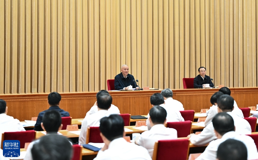 习近平对新时代庖公厅事情作出主要指示强调 提高政治站位强化政治继承提升政治能力落实政治责任 建设让党放心让人民知足的模范机关.jpg