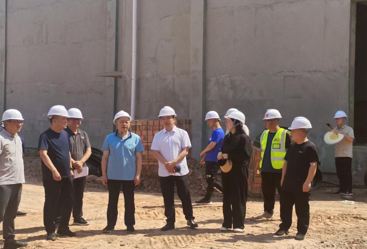 三台县人大常委会主任杨增辉一行专题调研蜀芯猪公司焦点育种场项目