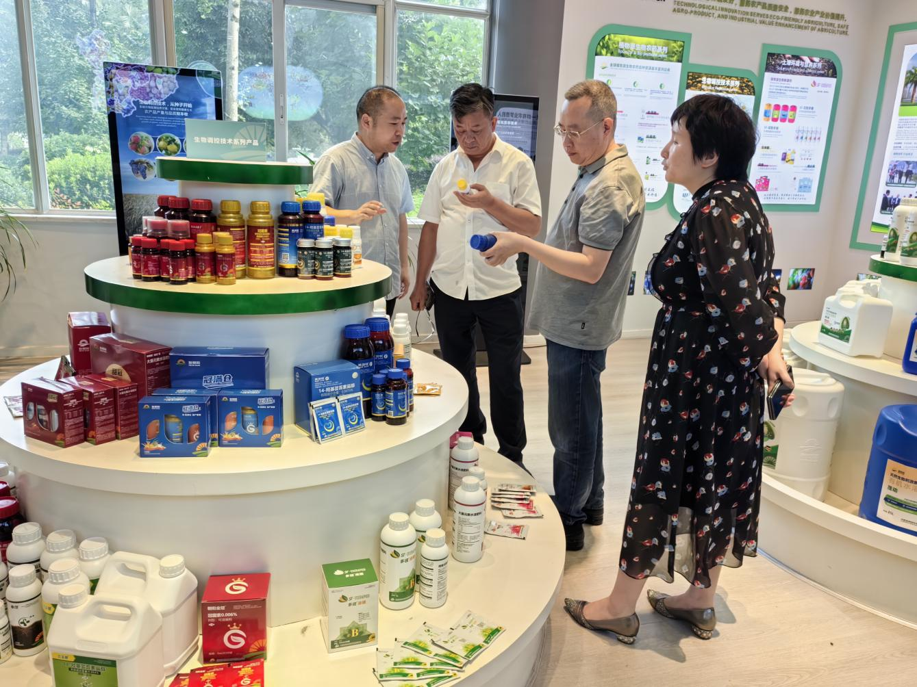 易飞带队到成都新向阳公司调研交流