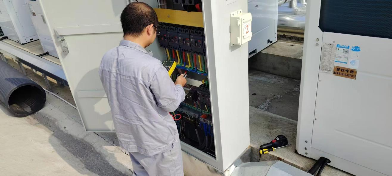 川繁猪公司开展节前清静生产检查