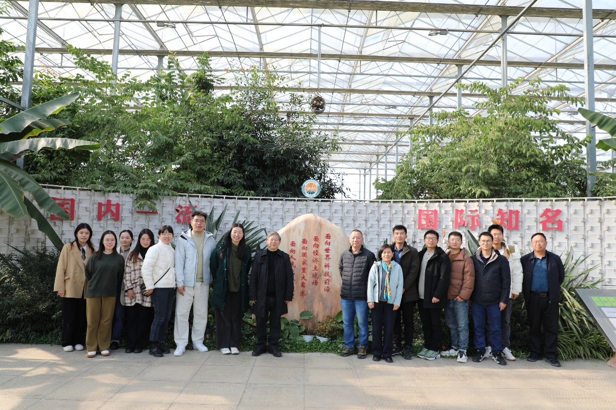 科创中心联合省农科院作物所举行“企科携手聚协力 油菜振兴展继承”主题工会活动3.png