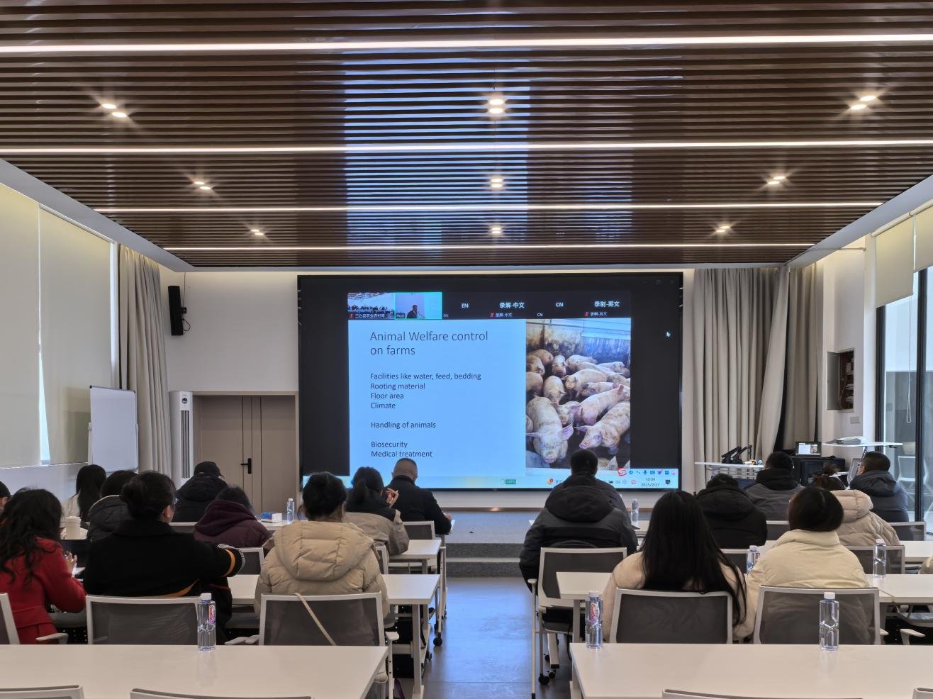 三台县生猪协同推广项目手艺培训会在川繁猪公司召开