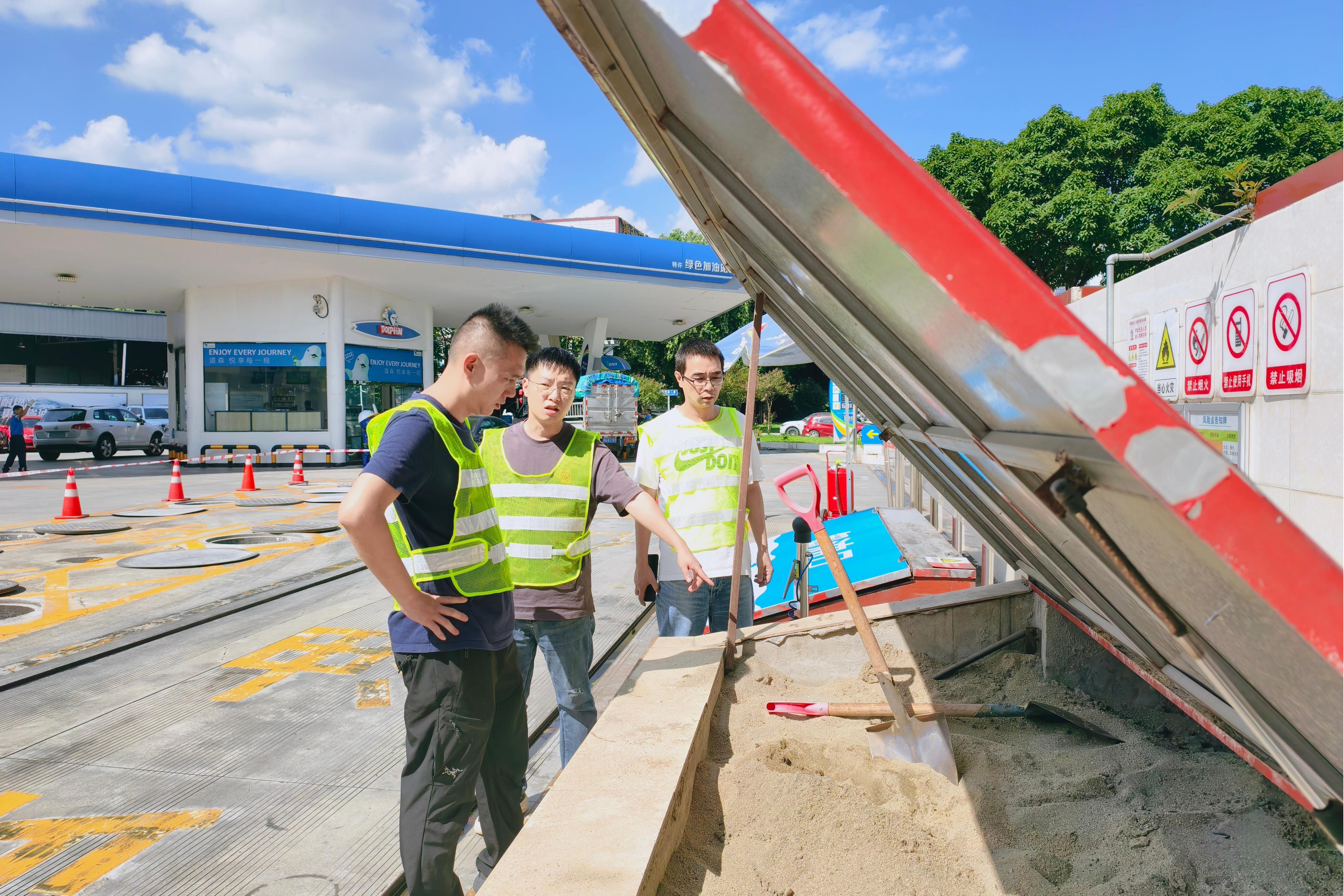 成都片区开展国庆中秋节前清静大检查