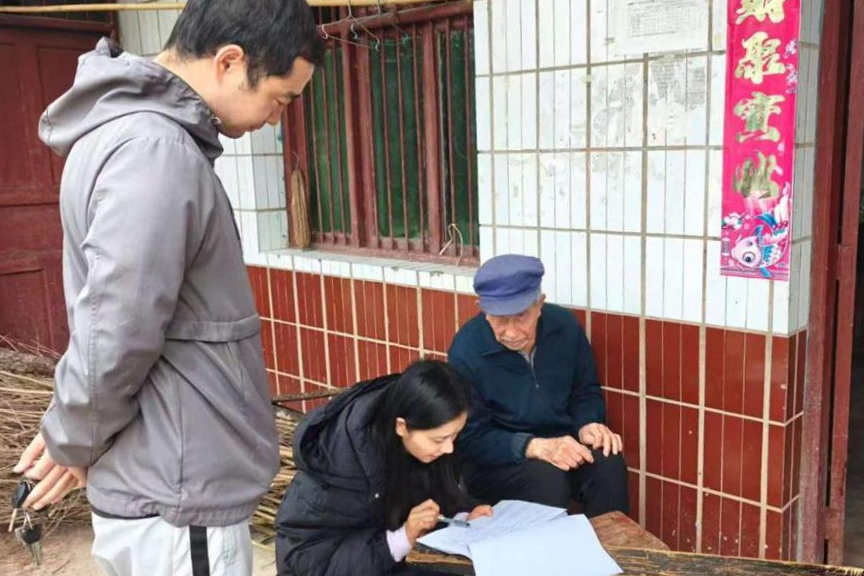 南充川北公司驻塘湾村帮扶事情队开展脱贫户和监测户集中走访行动