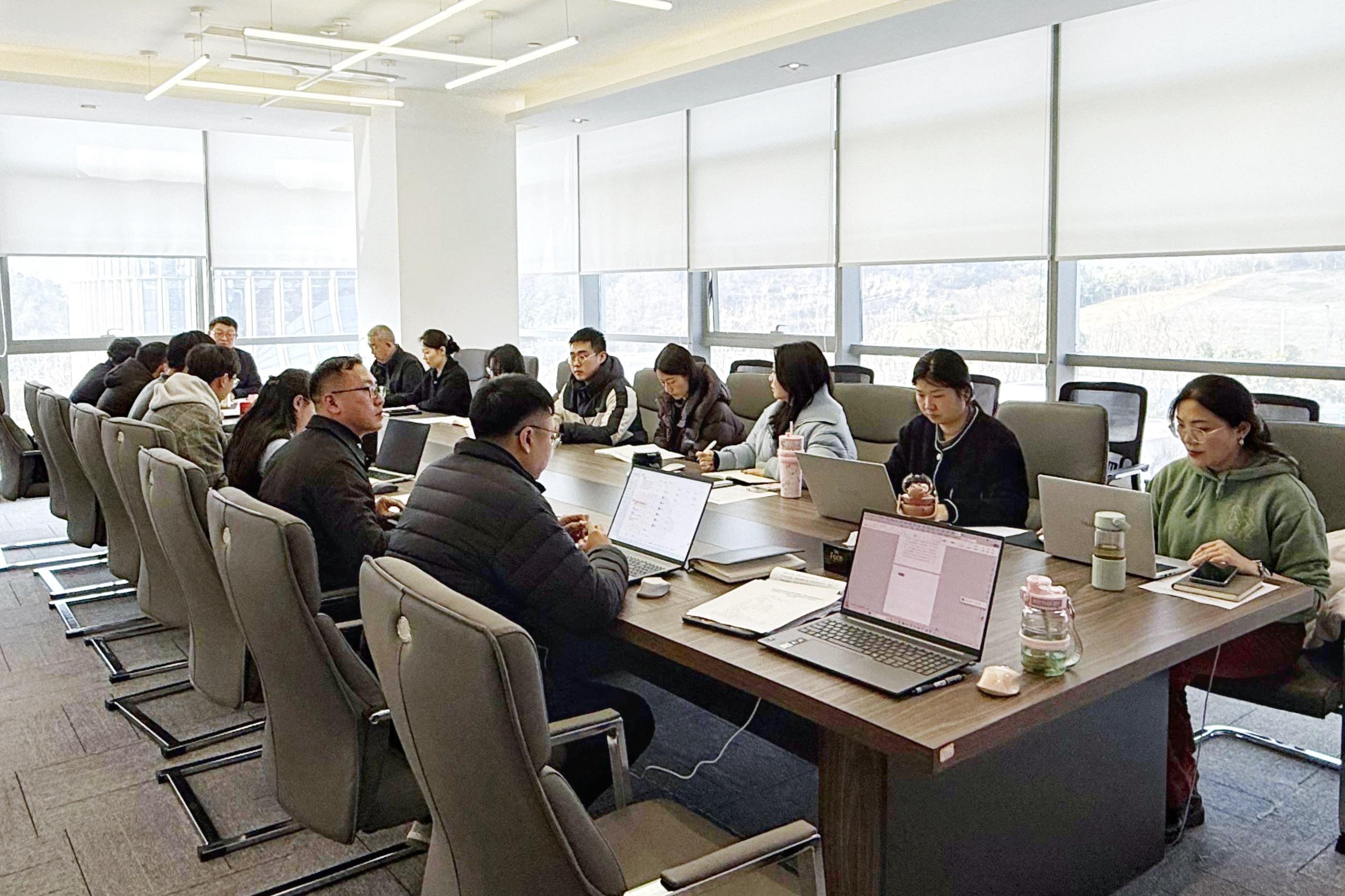 华峰汇农公司召开全体职工大会暨党风廉政建设事情会