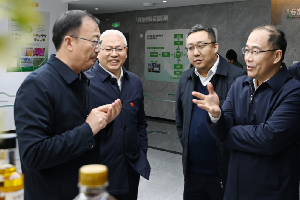 胡云在成都调研种业开展事情时强调：加速推进川种振兴 进一步提升川种高质量开展水平